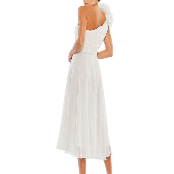 Mac Duggal || Flower Cocktail Dress | White - Picture 2 of 7